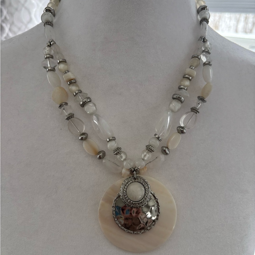Chicos Elegant Silver and Cream Beaded Necklace Excellent Condition